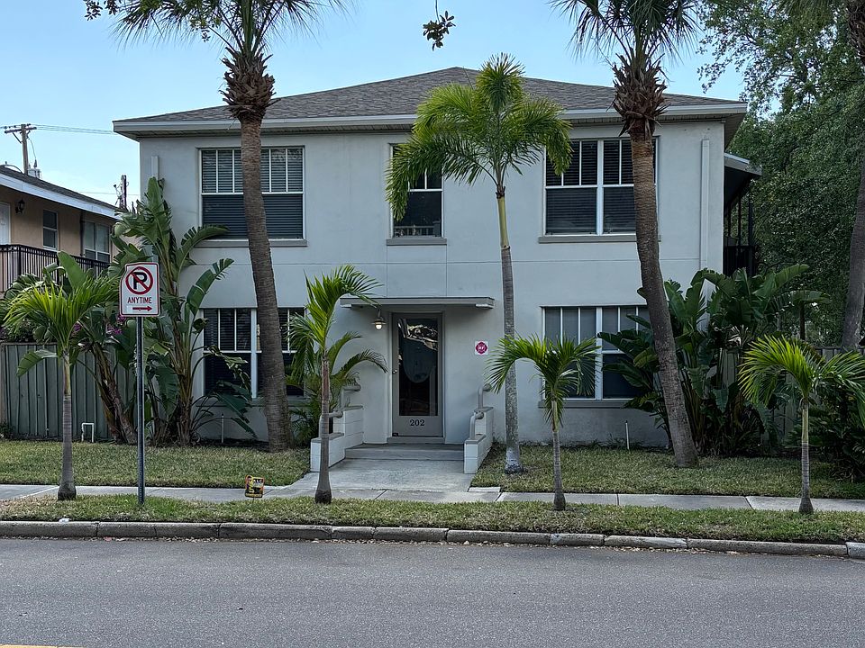 1st image of 202 Columbia Dr APT 3