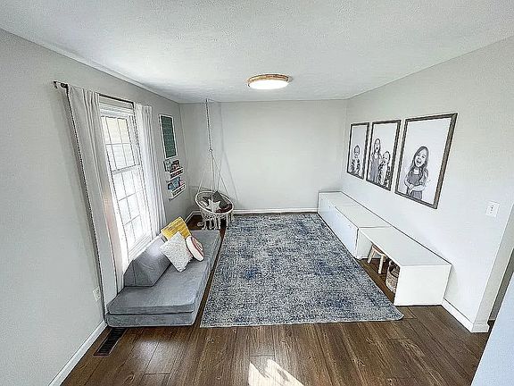 3rd image of 2216 Parker Ave
