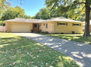 2116 Boudreau Dr, Urbana, IL