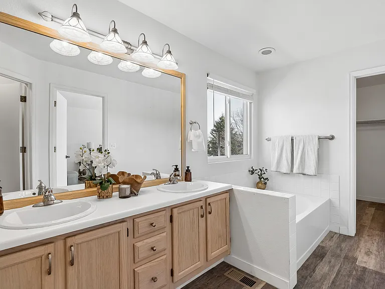 5247 E Hamilton Ave — Photo 21