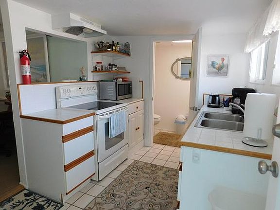 5th image of 35 Sand Dollar Ln