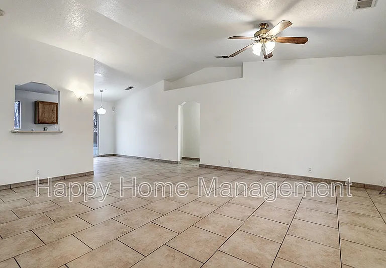 1312 Quartz Dr SW — Photo 3