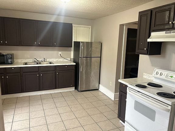 5th image of 2727 Girard Ave N #2