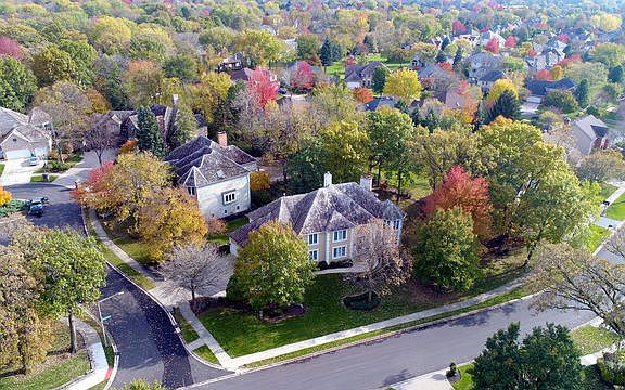 3rd image of 2232 River Woods Dr