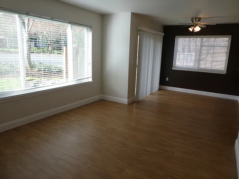 7123 SW Sagert St #104 — Photo 3