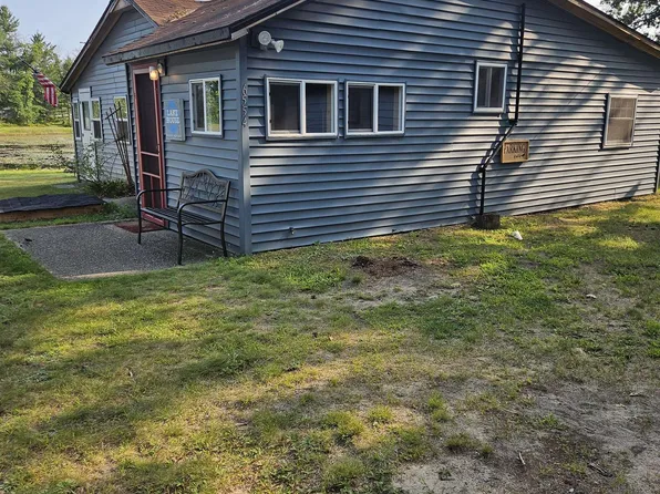 6554 Robin Dr, Harrison, MI 48625