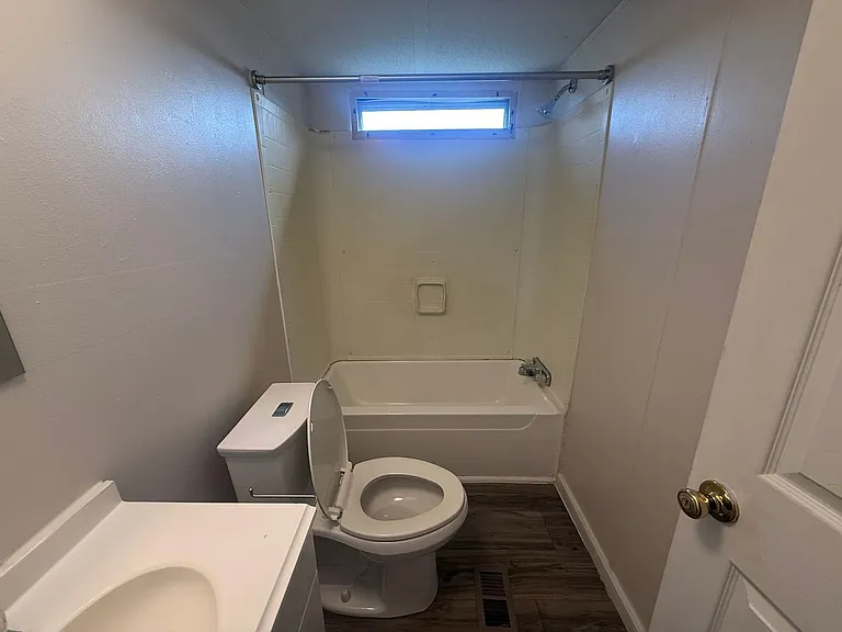 1028 Ruby St — Photo 13