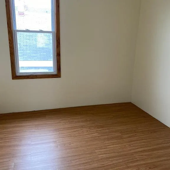 1207 Schuyler St — Photo 7