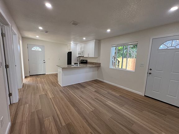 2nd image of 3642 Wilson Ave