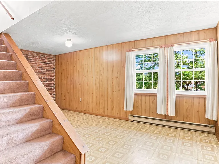 102 Linwood Ct — Photo 67