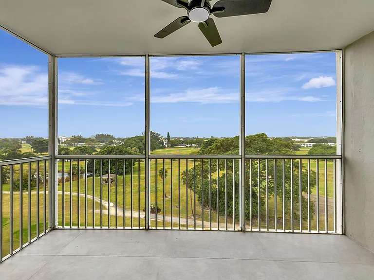 3050 N Palm Aire Dr #704 — Photo 26