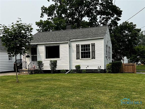 2nd image of 3902 Orono Dr