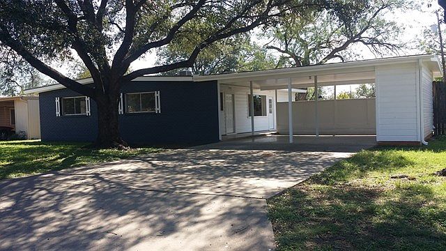 1st image of 2743 University Ave