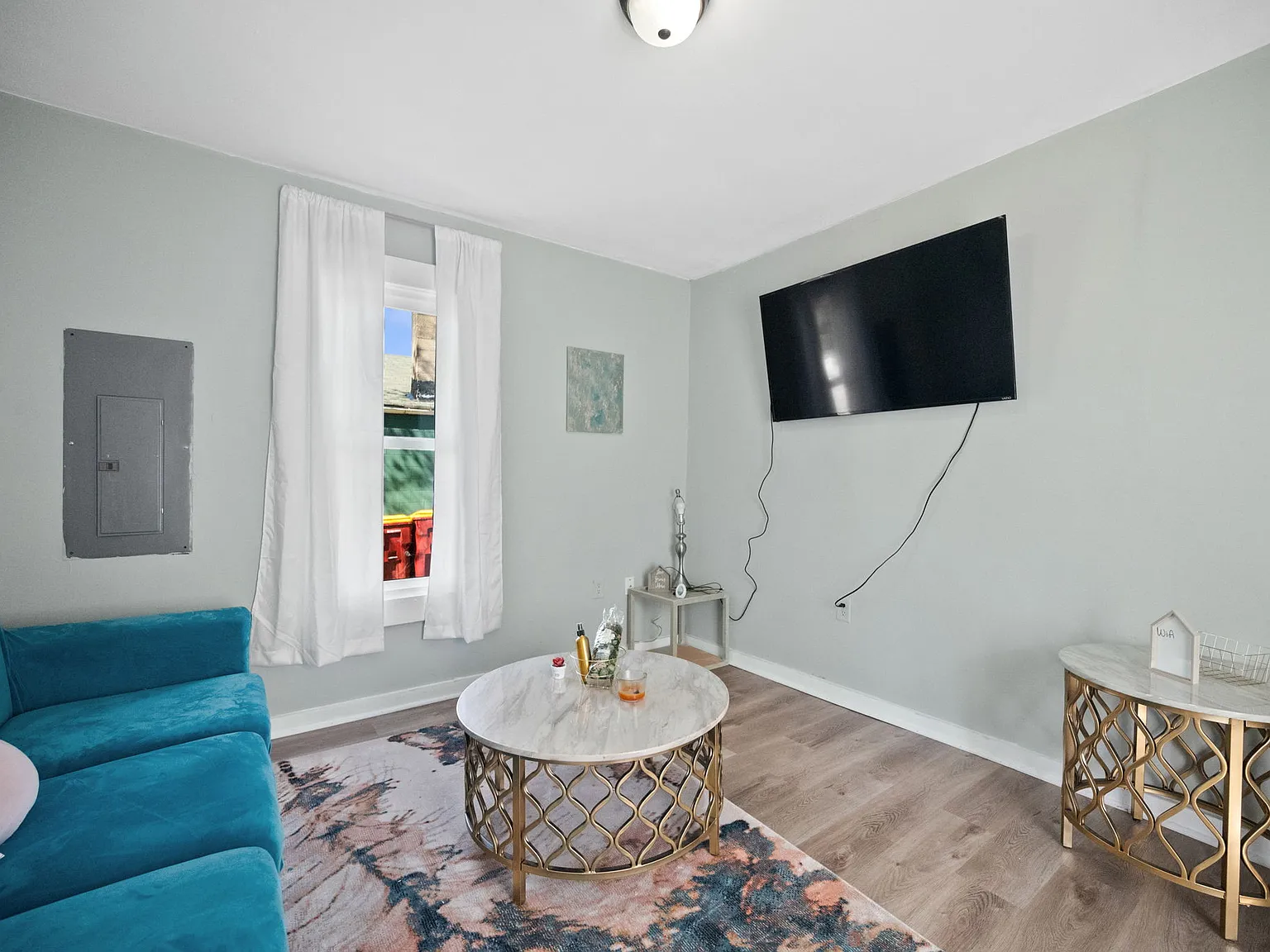 2 bed, 644 sqft, $2,195 — Photo 2