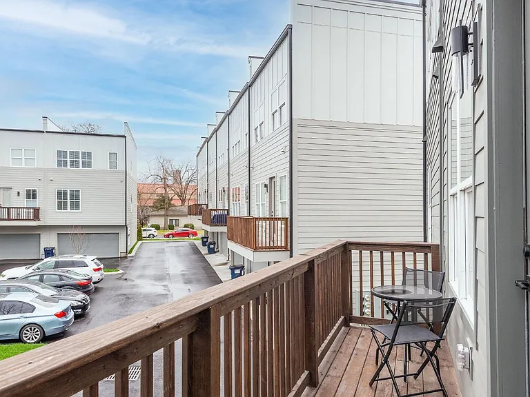 5716 California Ave — Photo 37