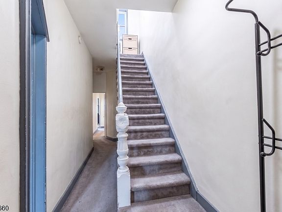 3rd image of 140A Clendenny Ave