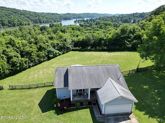 2nd image of 749 Hidden Glen Ln