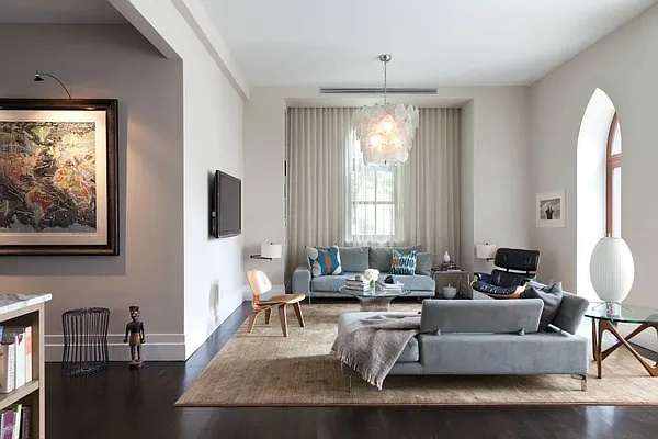 Sold by Brooklyn Bridge | media 24