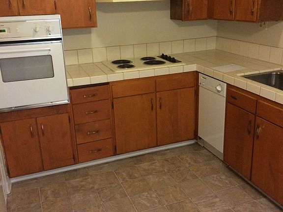 3rd image of 132 Village Ct #3