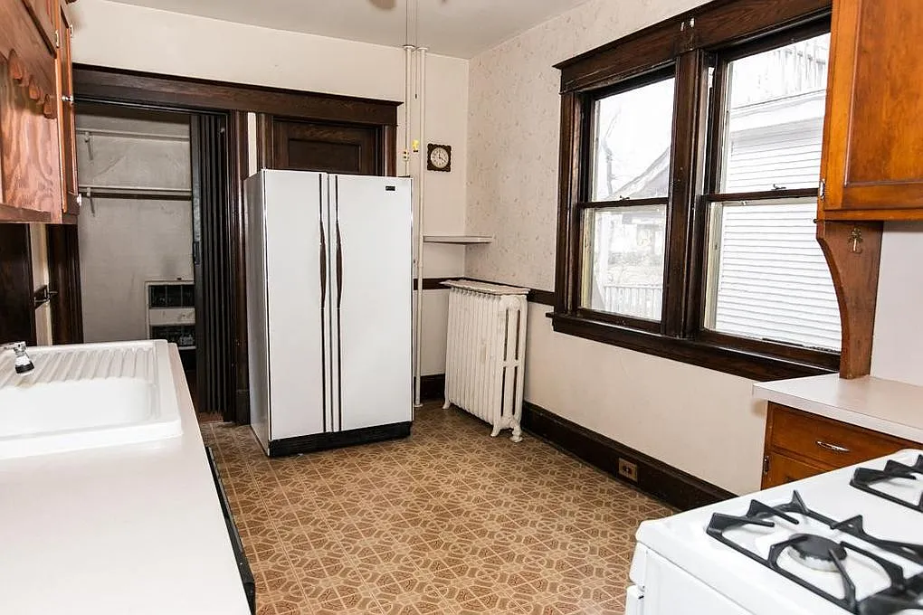 5 bed, $2,500 — Photo 3