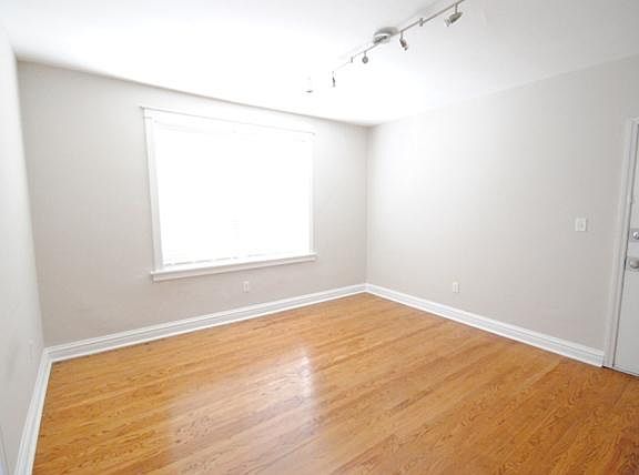 4th image of 1034 Oakview Pl APT 2N