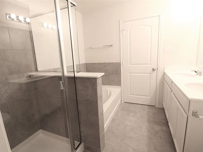 2601 Chandler Creek Blvd #16 — Photo 8