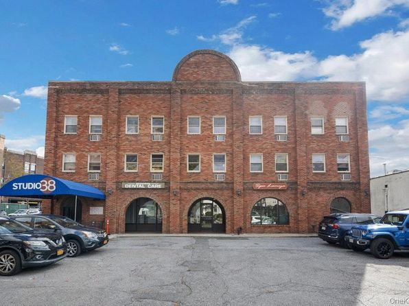 38 Beekman Ave APT 3