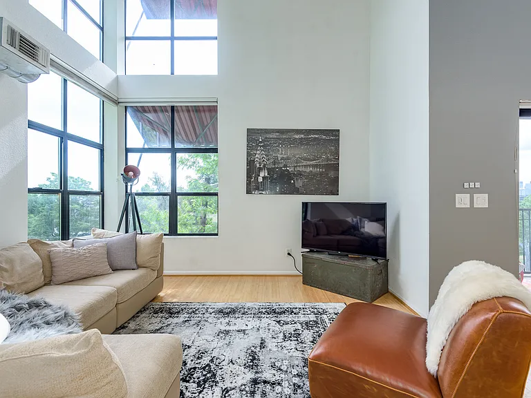 2034 W 31st Ave — Photo 6