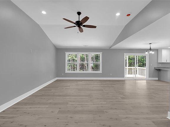 5th image of 1747A Dalrymple Rd