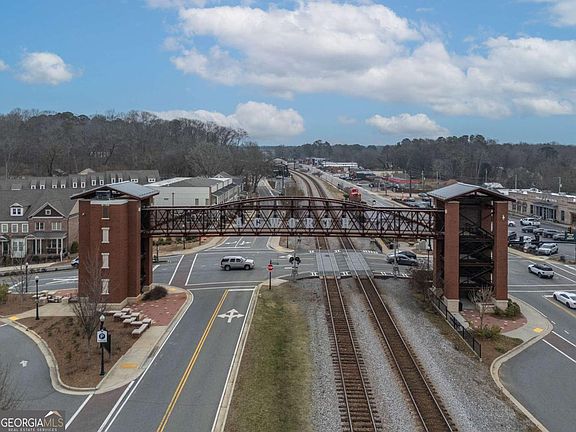 3rd image of 4476 Lemon St