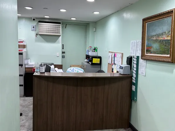 571 West 183rd Street image 5 of 31