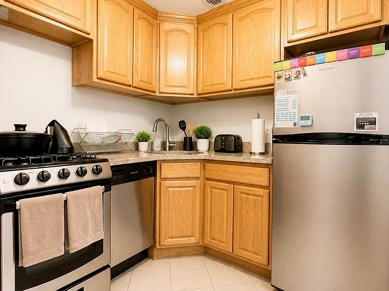 55 W 68th St #4A — Photo 4