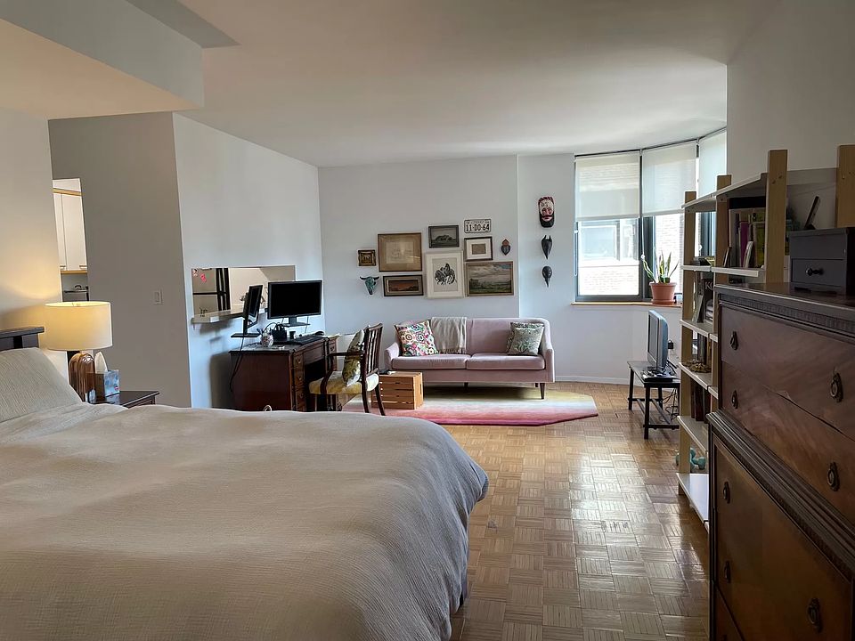 1st image of 2000 Broadway APT 9A