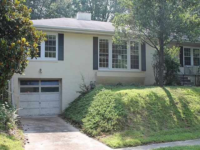 1st image of 100 Oakwood Cir