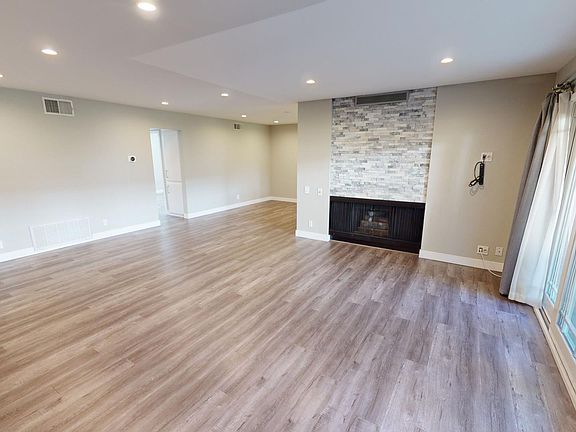 4th image of 31578 Agoura Rd Unit 2