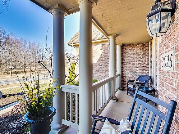 2nd image of 3025 Majestic Oaks Dr