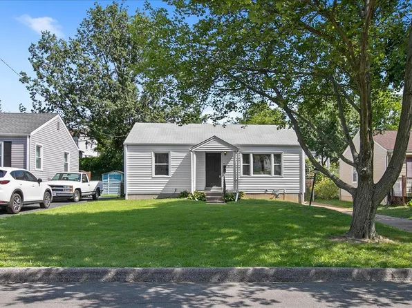 9815 Eastbrook Dr, Saint Louis, MO 63114