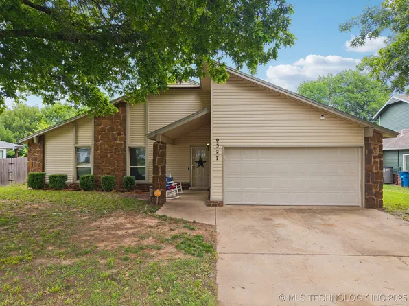 9327 E 92nd St, Tulsa, OK 74133