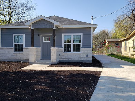 2nd image of 505 N San Eduardo Ave