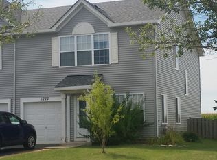 1222 Burns Ln, Minooka, IL 60447