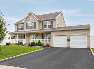 15 Fowler Ln, Amityville, NY 11701