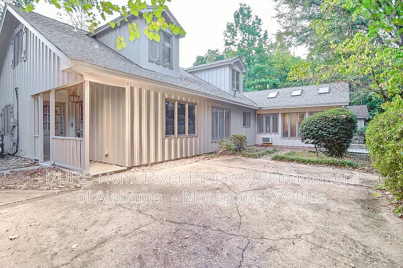 6 bed, 4.0 bath, 4649 sqft, $2,450 — Photo 3