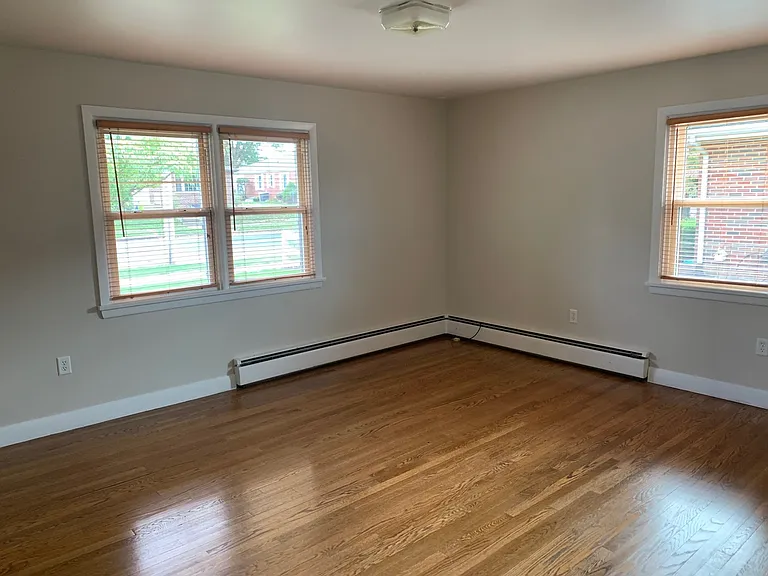 847 E Maple St — Photo 31