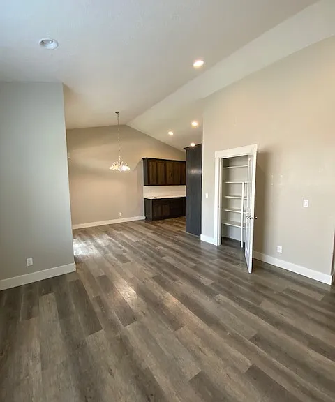 564 NE Cherry St — Photo 6
