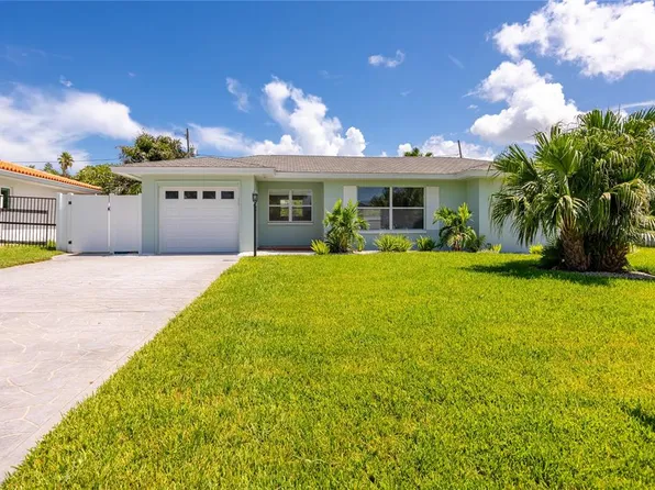 123 9th St, Belleair Beach, FL 33786