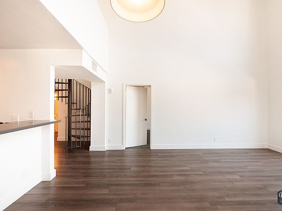 4th image of 1616 Brockton Ave APT 305