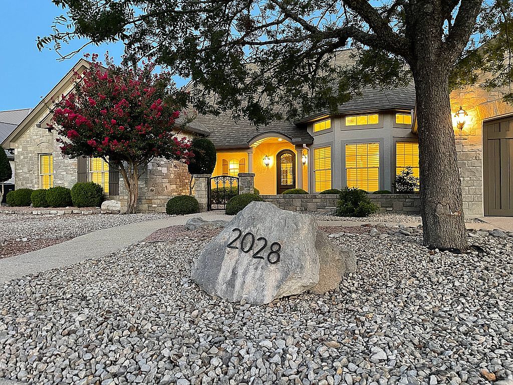 2028 Crown Ridge Dr, Kerrville, TX 78028 Zillow