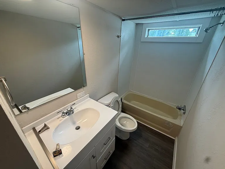 187 W Henry Ln — Photo 2