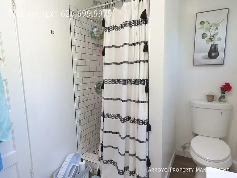140 1/2 Melrose Ave — Photo 20