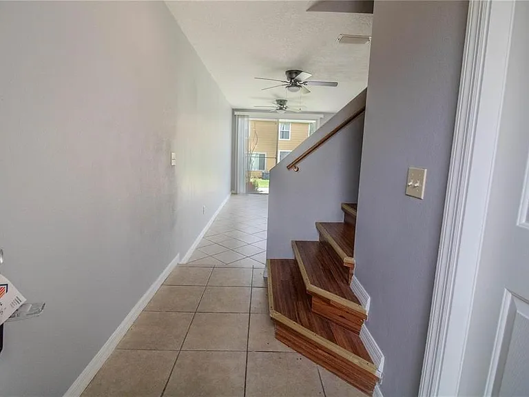 410 Australian Way — Photo 3